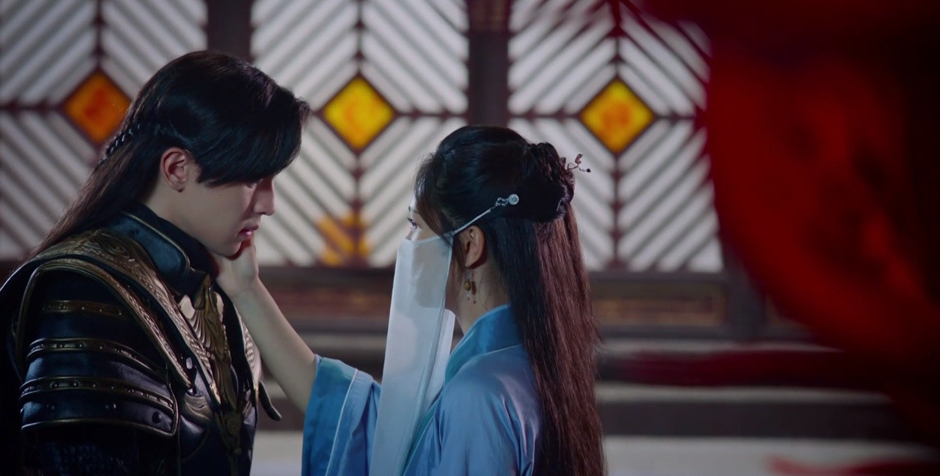 Giai đoạn lịch kiếp cũng là lần đầu tiên Cẩm Mịch đáp lại tình cảm của Húc Phượng.