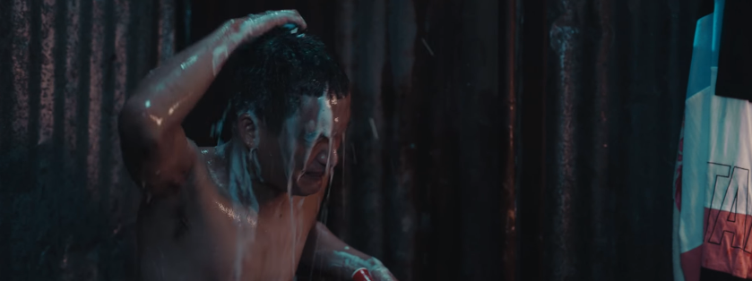 Mạc Văn Khoa lúc đầu còn không biết sự tình gì.