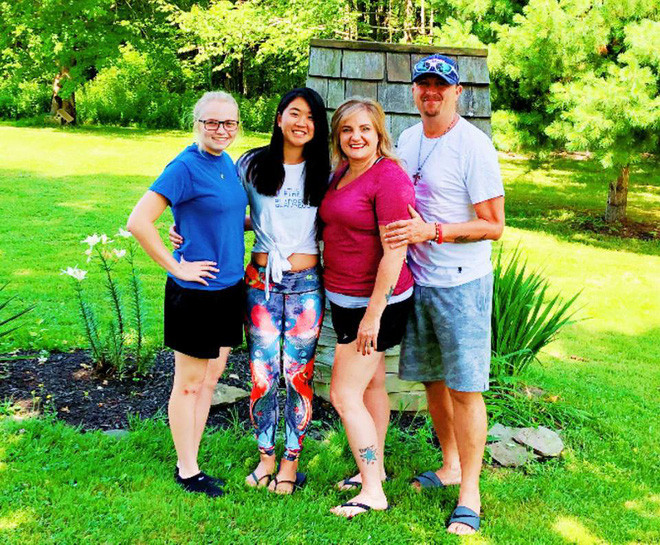 Yanise gặp gỡ rất nhiều người tốt bụng trong chuyến đi của mình.