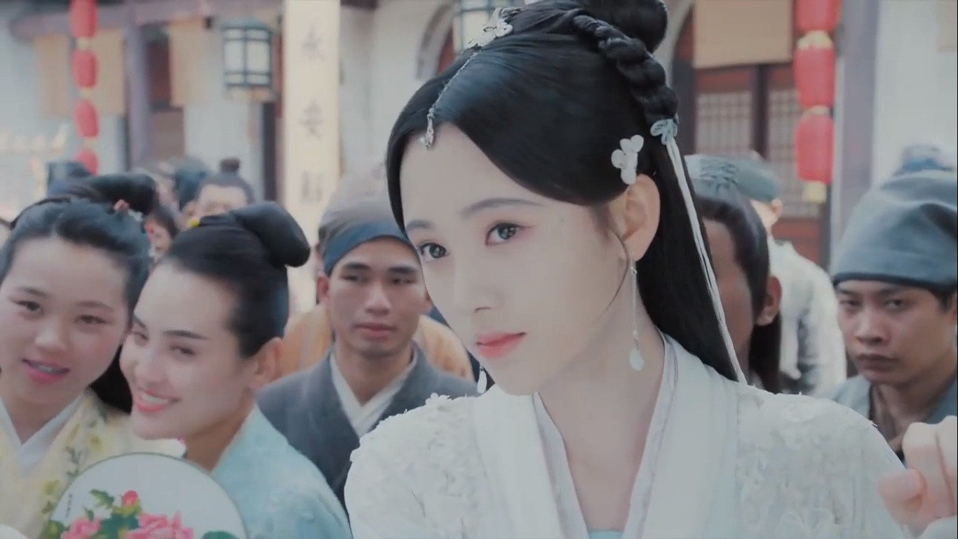 Nhan sắc của Bạch Tố Trinh đã khiến người ở trần gian phải trầm trồ mỗi lần nhìn thấy.