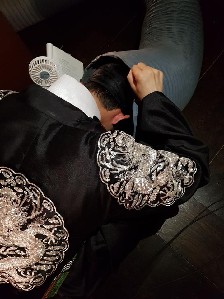 Không có tủ lạnh thì chui tạm vào đây vậy