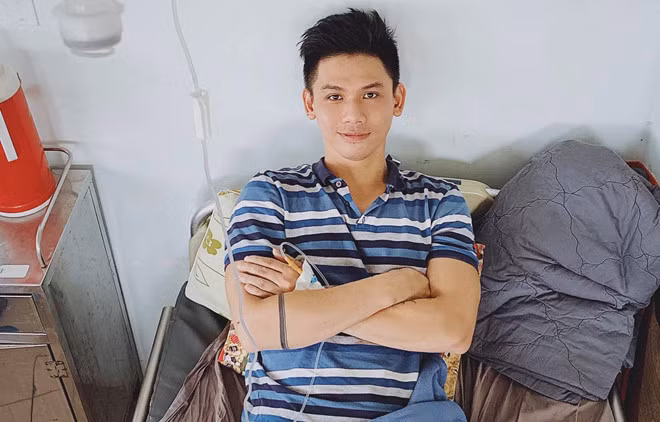 Các fan của anh có thể thở phào nhẹ nhõm khi nam ca sĩ đang dần bình phục.