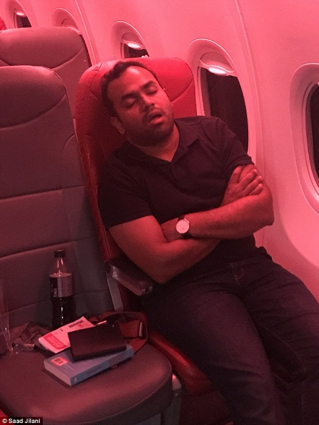 Du khách người Anh chọn chỗ ngồi đẹp nhất trên chuyến bay