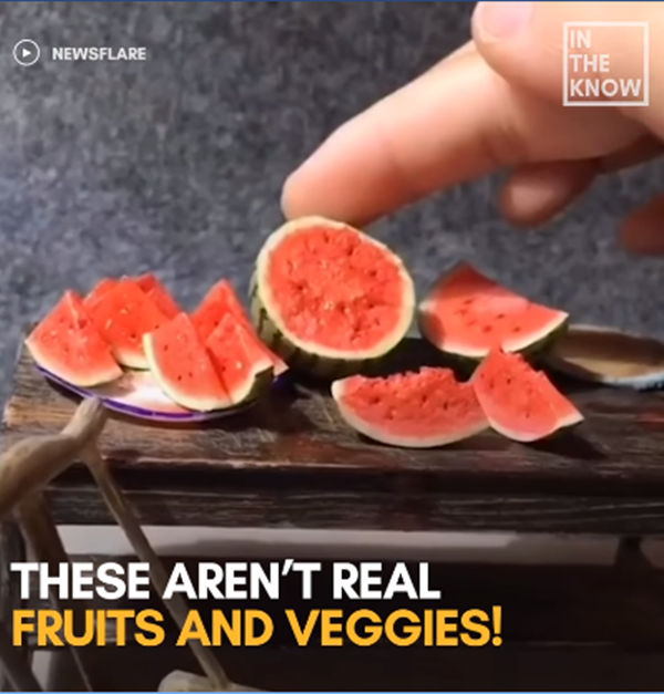 Cả một bữa tiệc dưa hấu.