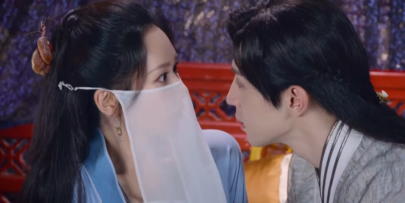 Cứ đôi ba ngày, Húc Phượng lại mời Cẩm Mịch đến xem bệnh cho mình.