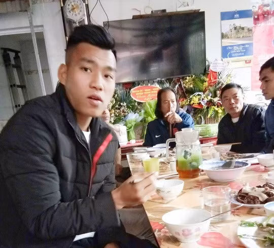 Cái Tết “to hơn bao giờ hết” tại gia đình cầu thủ Văn Thanh ảnh 4 Cái Tết “to hơn bao giờ hết” tại gia đình cầu thủ Văn Thanh ảnh 4