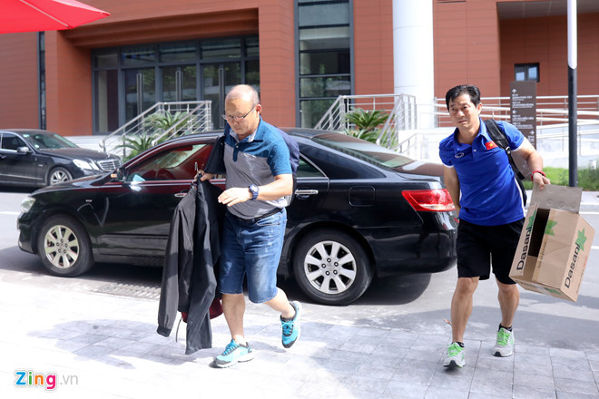 Với nhiều người, trợ lý Bae là người hùng thầm lặng, góp công lớn nhất vào sự thay đổi thể lực của các tuyển thủ trong 1 năm qua. Ảnh: Minh Chiến.