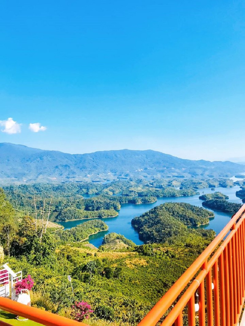 Tà Đùng nhìn từ trên cao xuống.