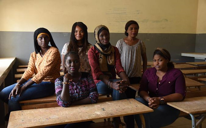 Nhiều nữ sinh trung học tại Senegal bị giáo viên ép quan hệ để đổi lấy điểm số cao. Ảnh: HRW.