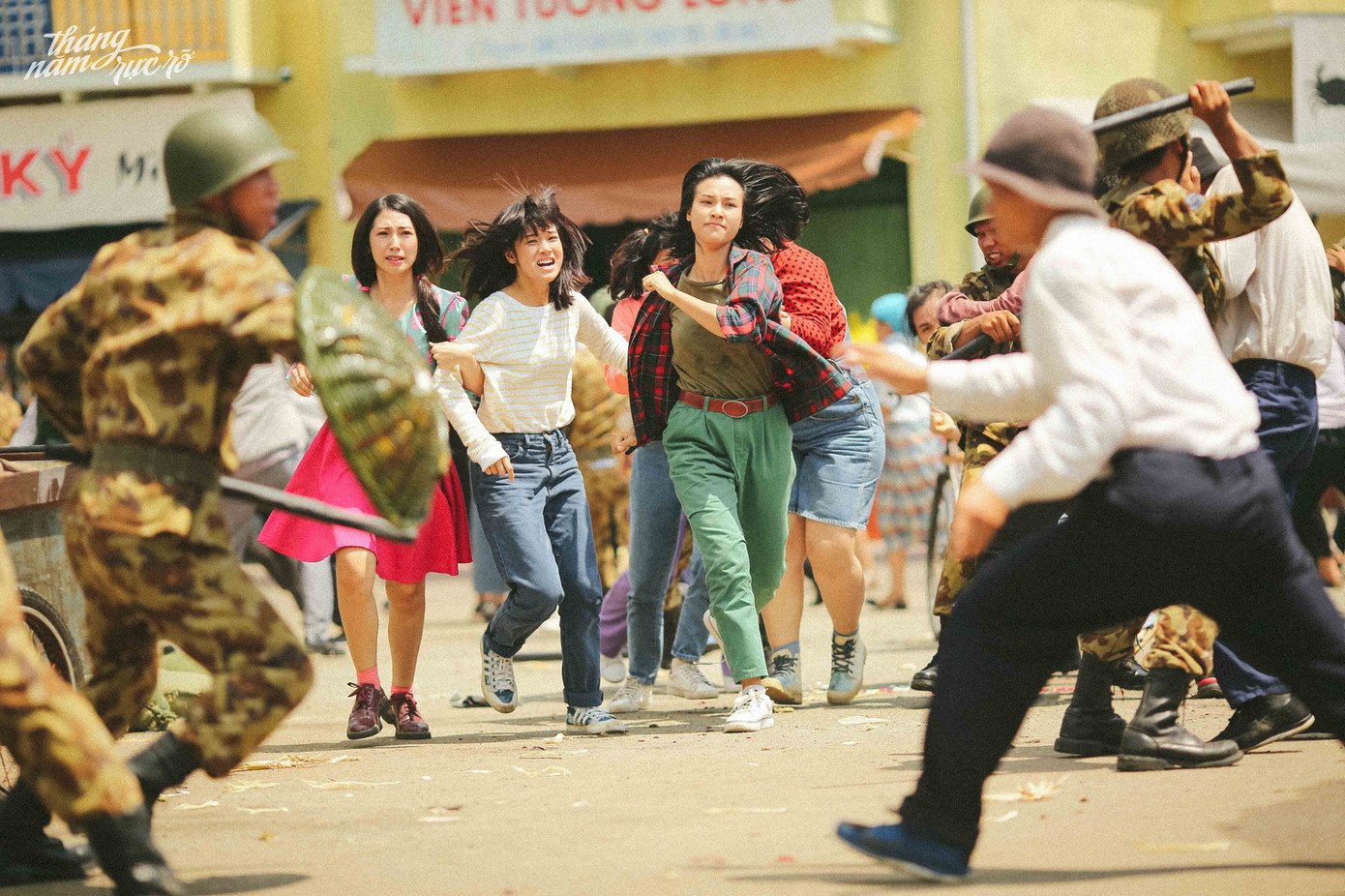 Trận hỗn chiến với mỗi một chi tiết nhỏ đều vô cùng đắt giá và mang tính giải trí. Bạn không nên bỏ qua một giây nào đâu.