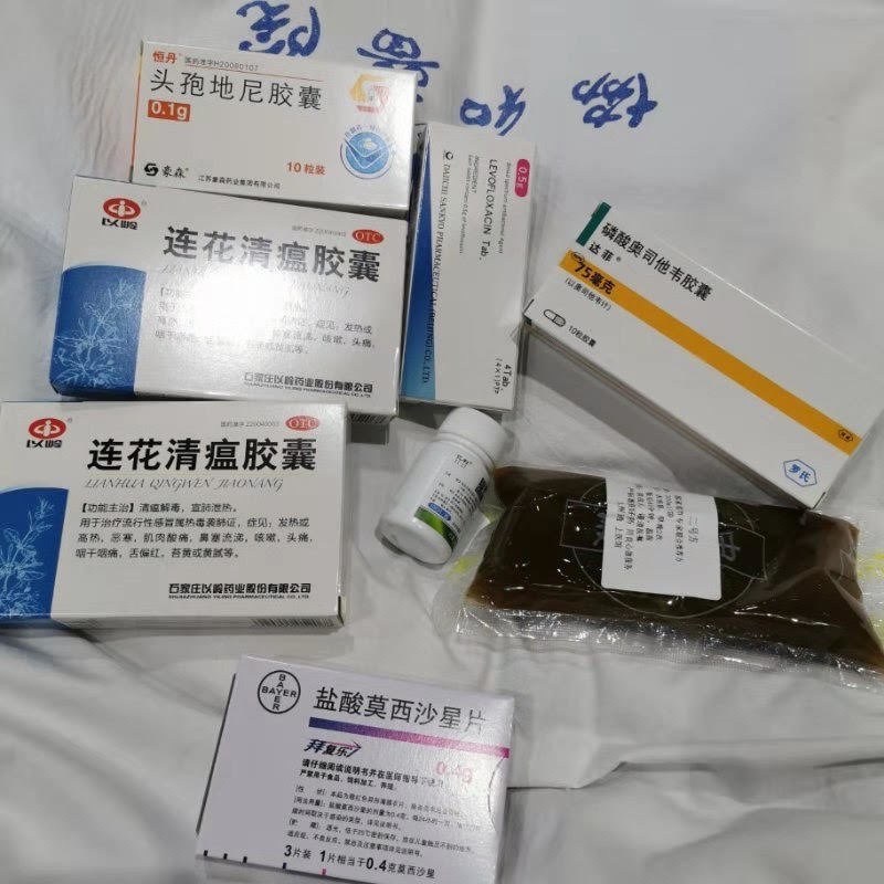 Bella Trương và thuốc của cô. Ảnh: NYT.