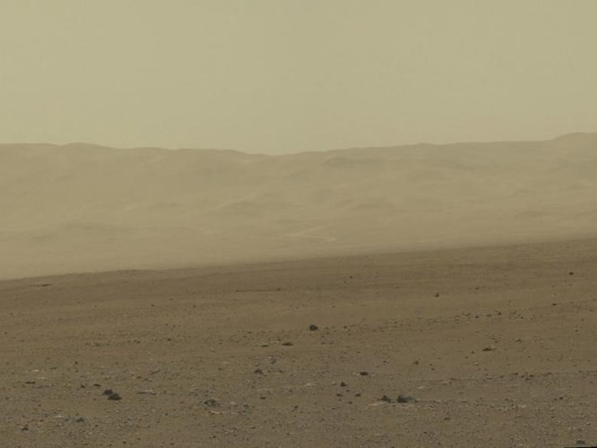 Một phần bức tường của miệng núi lửa Gale. Ở đây có một mạng lưới các thung lũng được cho là hình thành nhờ nước xói mòn khi đi từ bên ngoài vào khu vực miệng núi lửa Gale.