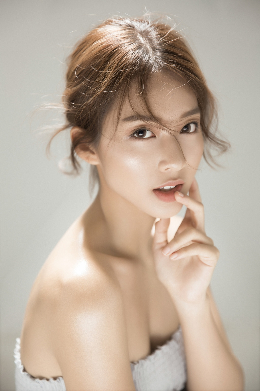 Tín hiệu vui của điện ảnh Việt khi thế hệ trẻ viết lại cách thức làm phim ảnh 8 Khả Ngân đang là gương mặt mới được yêu thích