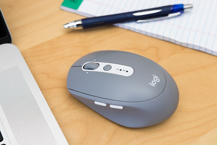 Logitech M585 thích hợp cho dân văn phòng với thiết kế nhỏ, gọn, nhẹ./.