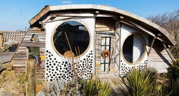 Ngôi nhà có vẻ ngoài giống như một chú cú mèo.