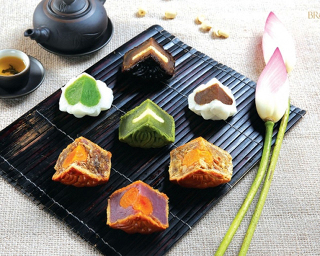 Tết Trung thu, sau khi quy đổi bạn sẽ nhận được 193 chiếc bánh (120.000 đồng/chiếc), ăn tới sợ luôn!