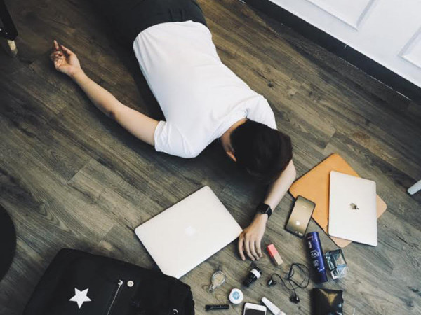 Một tín đồ công nghệ hài hước “ngã sấp mặt”.