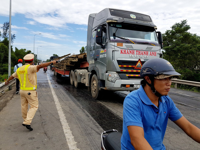 Đến khoảng 9h30, tuyến đường đã lưu thông trở lại.