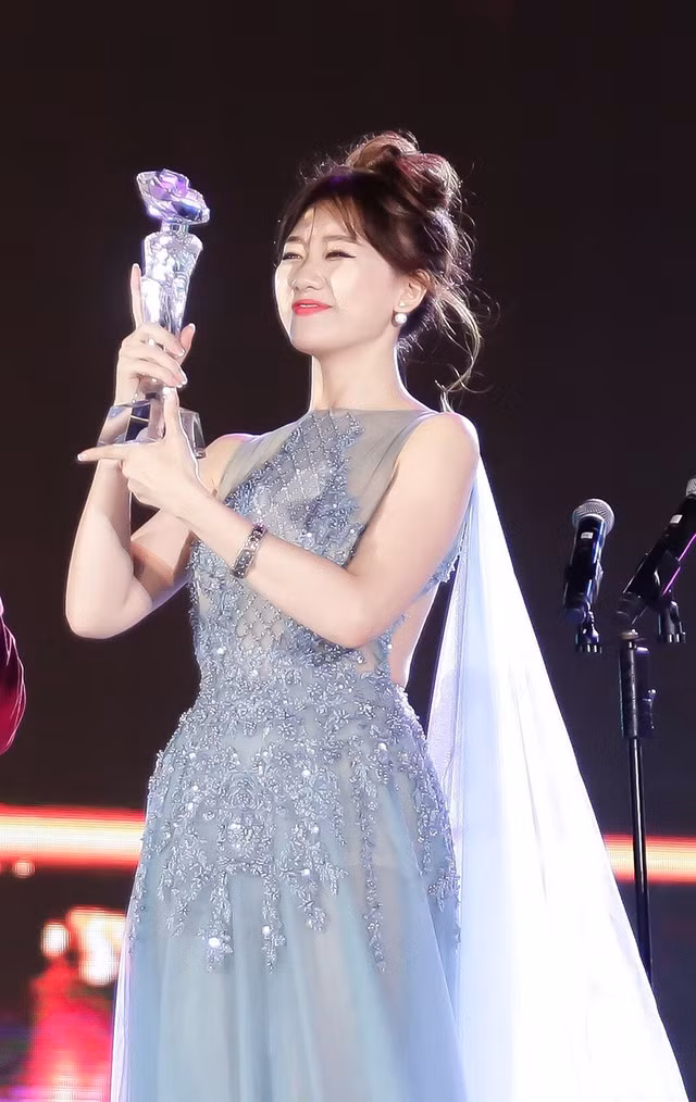 Bay vào dải ngân hà được tạo thành từ tình yêu vô tận fan dành cho Hari Won ảnh 4 Bay vào dải ngân hà được tạo thành từ tình yêu vô tận fan dành cho Hari Won ảnh 4