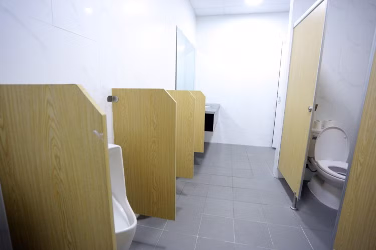 Khu vệ sinh cũng rất sạch đẹp và đầy đủ tiện nghi.
