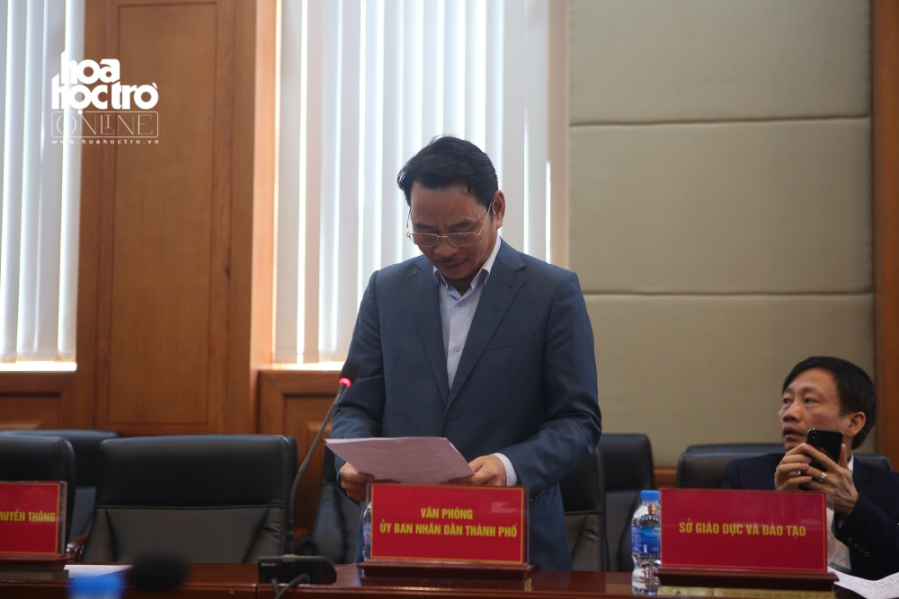 Lãnh đạo Văn phòng UBND thành phố đọc nội dung hợp tác truyền thông.