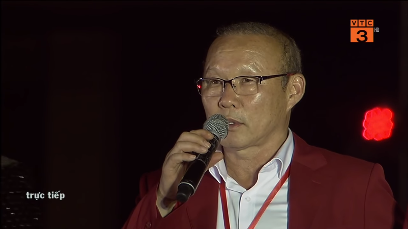 Thầy Park gửi lời cảm ơn bằng tiếng Việt tới toàn thể người hâm mộ Việt Nam vì đã đồng hành cùng đội tuyển Olympic trong mùa giải ASIAD 2018.