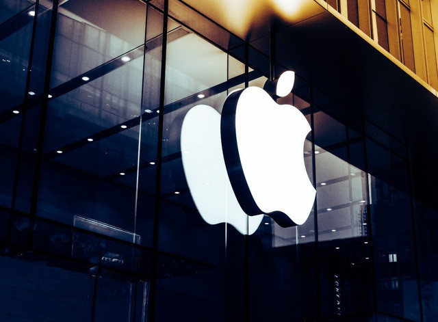 Bằng cách công khai hack 90GB dữ liệu của Apple, cậu bé hy vọng mình sẽ được tuyển dụng. Bằng cách công khai hack 90GB dữ liệu của Apple, cậu bé hy vọng mình sẽ được tuyển dụng.