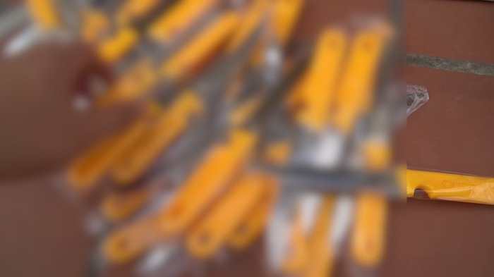 Hình ảnh 100 con dao sắc nhọn được sử dụng cho vlog thả dao của YouTuber NTN.