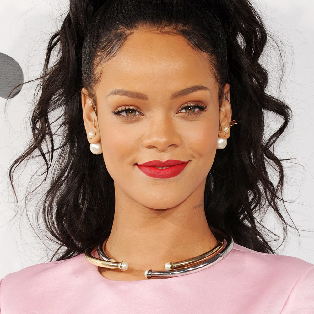 Rihanna đã có 1 buổi tiệc sinh nhật ấm cúng mừng tuổi 30 tại thành phố New York.