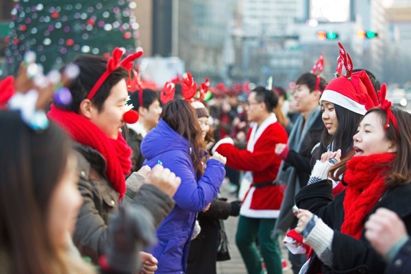 Không khí giáng sinh ấm áp của các bạn sinh viên.