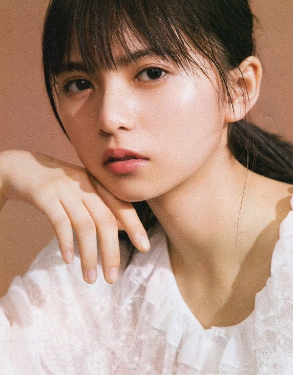 Asuka Saito hiện đang là thành viên của nhóm nhạc Nogizaka46. Và là một trong những thành viên nổi tiếng nhất, có nhiều fan nhất nhóm.