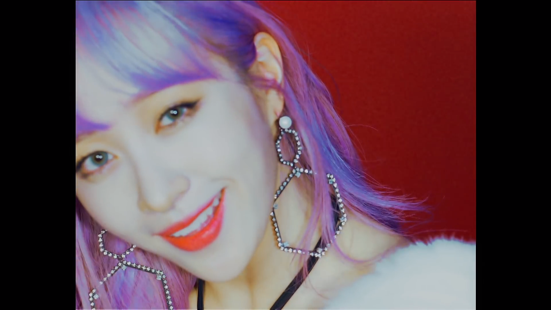 Nhan sắc của Hani trong MV DDD mang độ 