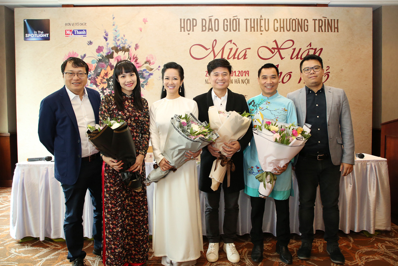 "Mùa xuân nho nhỏ" sẽ mang đến âm nhạc với màu sắc của mùa xuân và ngày Tết nguyên đán cổ truyền. "Mùa xuân nho nhỏ" sẽ mang đến âm nhạc với màu sắc của mùa xuân và ngày Tết nguyên đán cổ truyền.