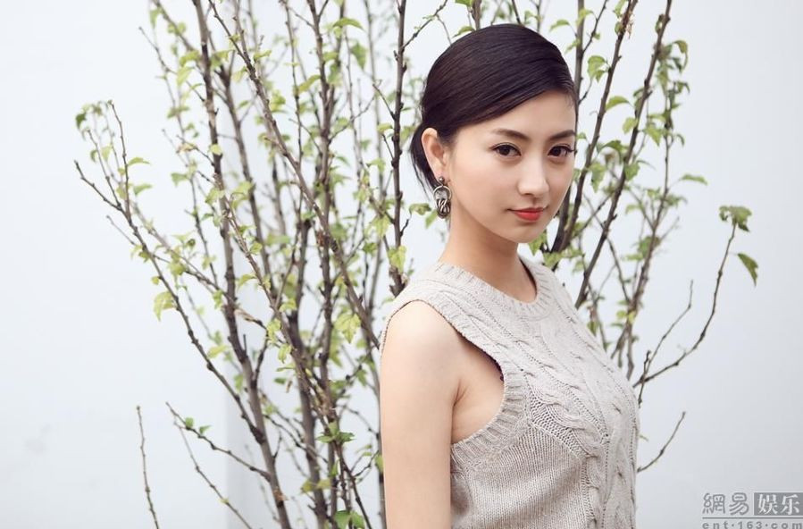 Lan Hy xuất thân từ Học viện Hý kịch Trung ương danh giá.