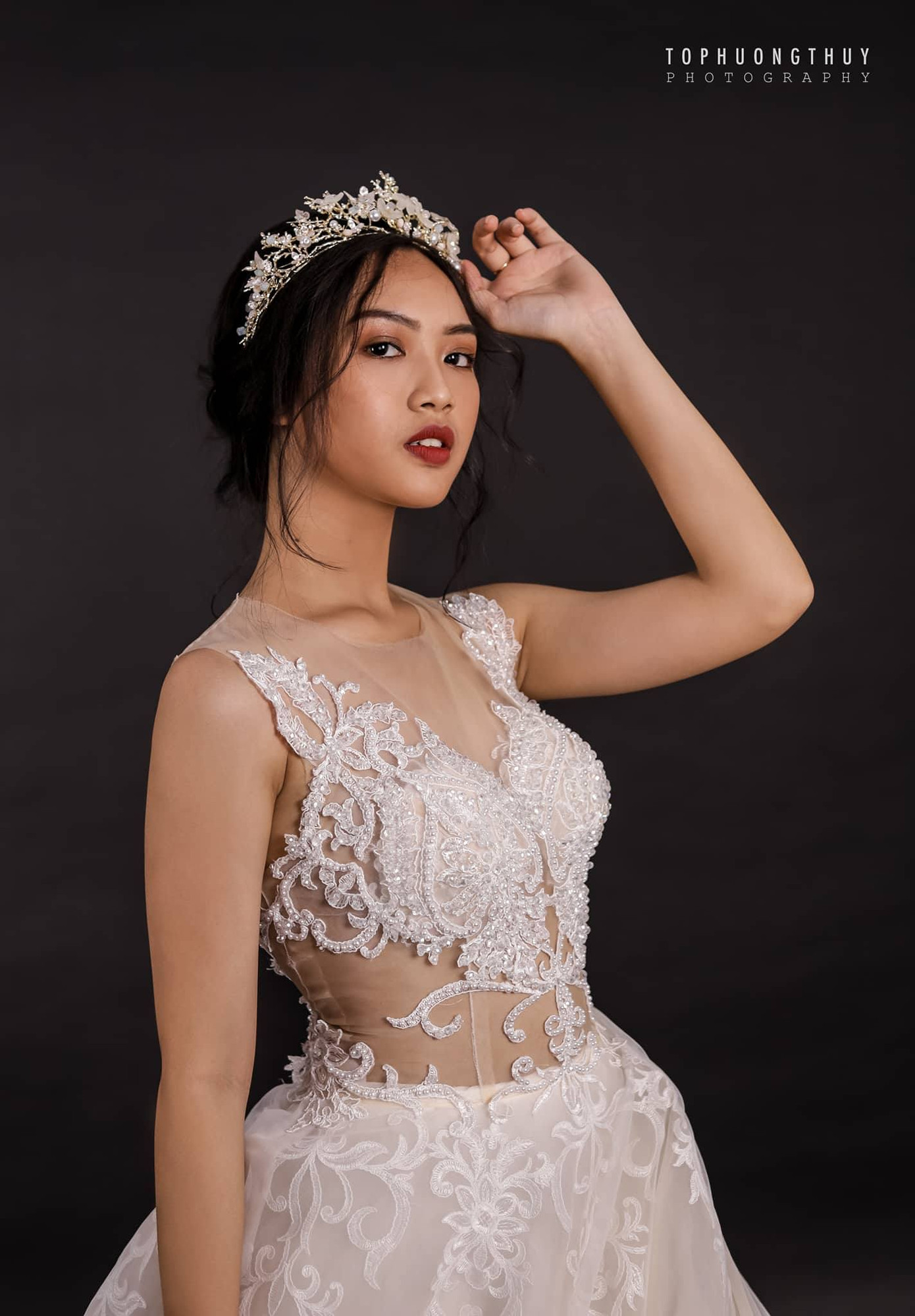 Thanh Hiền - make-up artist trẻ tuổi. Cô nàng này đã cùng team sáng tạo ra rất nhiều kiểu make-up lạ mắt, sáng tạo dù chỉ mới là học sinh lớp... 12. Đúng là tài không đợi tuổi, bạn nhỉ?