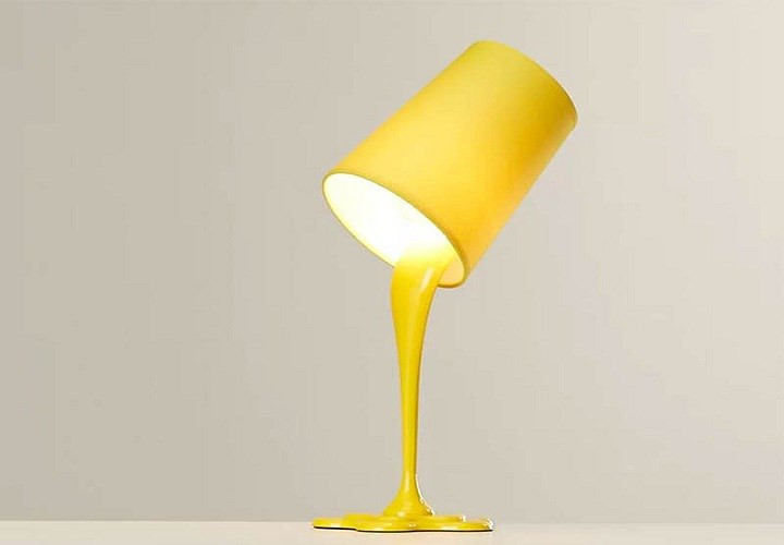 Bạn muốn phá cách, màu sắc và tươi trẻ, đèn bàn Wayfair có thể là giúp bạn./.