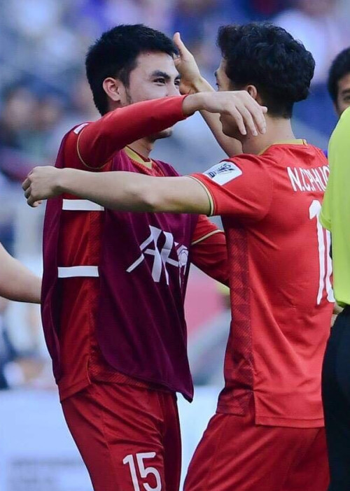 Hình ảnh đẹp của Công Phượng - Đức Huy trên sân cỏ.