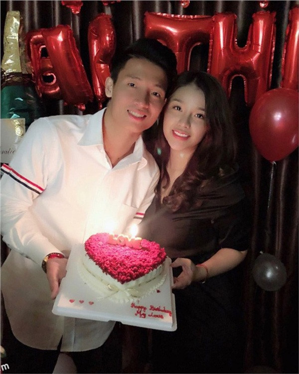 Bùi Tiến Dũng và bạn gái.