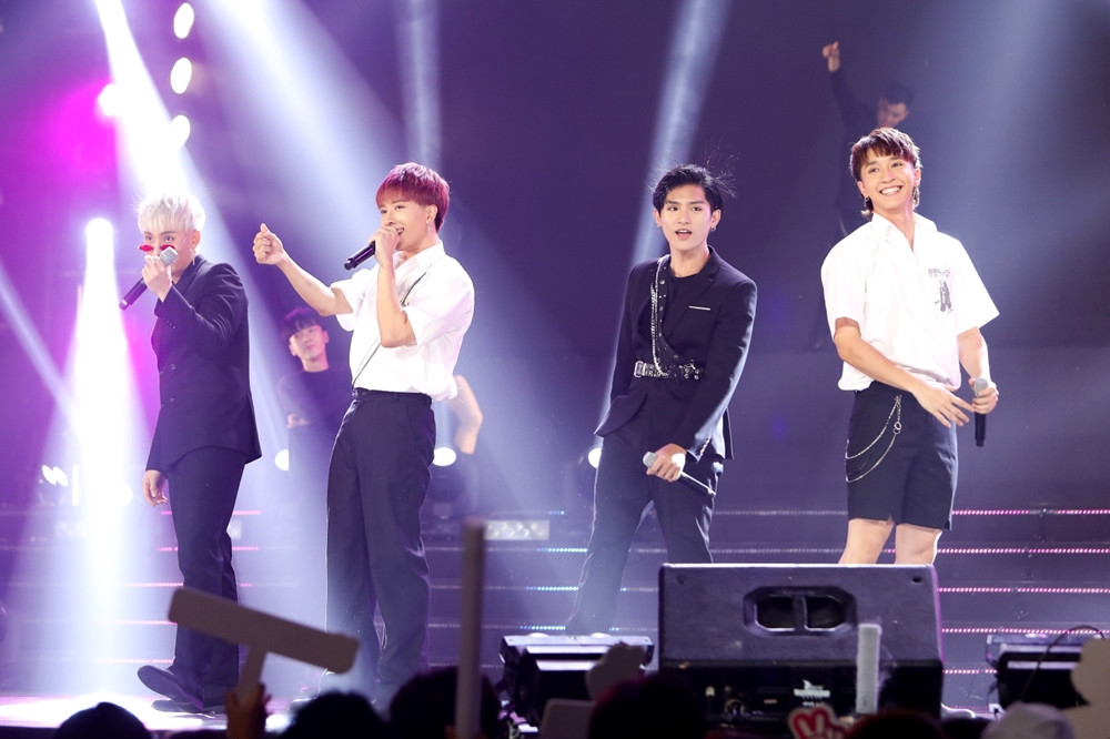 Monstar comeback với “Hey Girl”