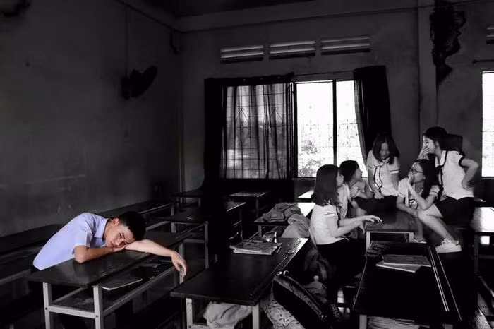 “Tại sao lớp chúng ta lại bất hoà với nhau như vậy?”. (Ảnh: Page THPT Trấn Biên)