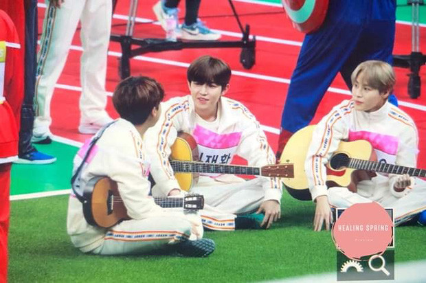 Người ta thi đá bóng bắn cung thì chúng mình mang đàn vào tập hát cũng được mà. Chơi đàn có được tính là một môn thể thao không vậy?