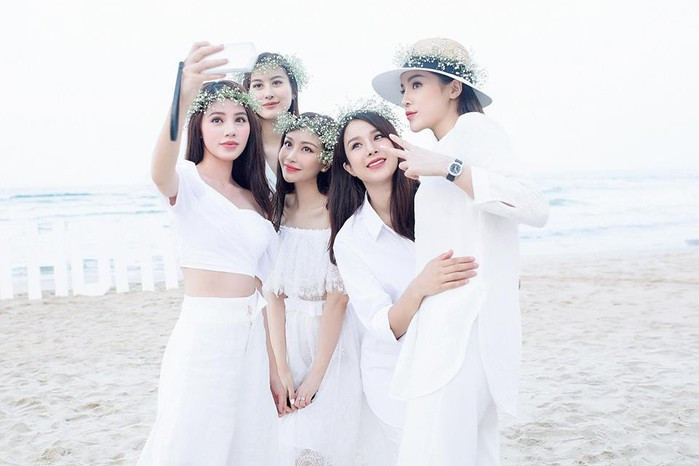 Ngoài ra những người đẹp này cũng thường xuyên dành thời gian đi du lịch cùng nhau.