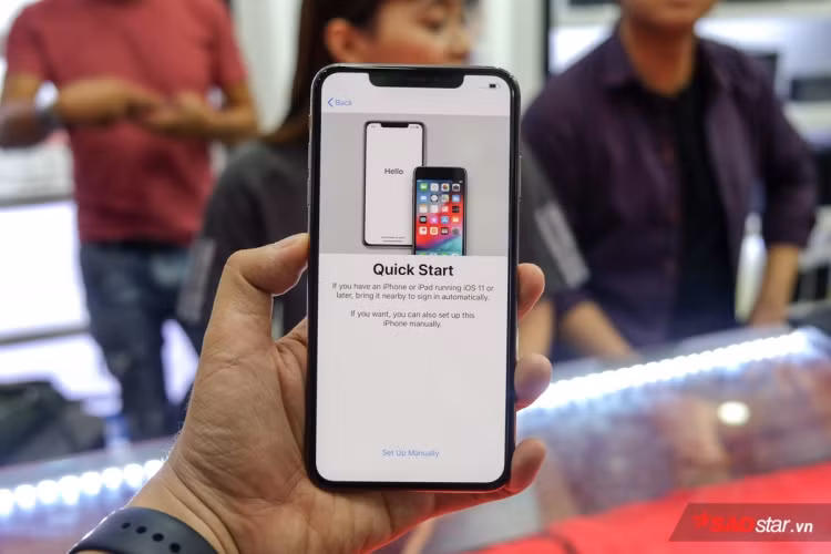 Ở thời điểm hiện tại, chiếc iPhone Xs Max này chưa thể kích hoạt do thực tế chưa đến giờ máy bán ra.