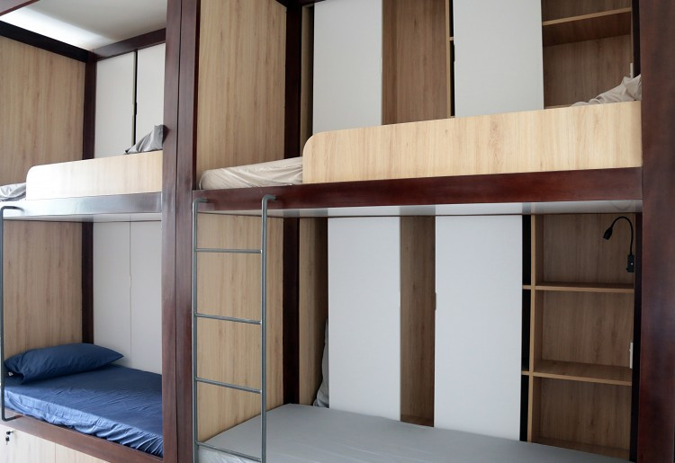 Nội thất được bố trí sẵn trong mỗi phòng đều rất “sang chảnh” và bắt mắt.