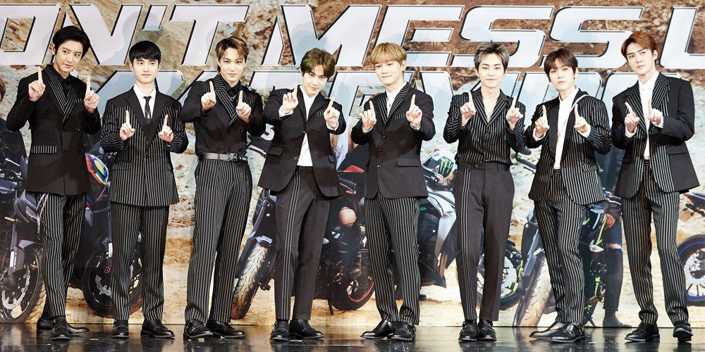 EXO top 3 với số điểm sát nút. EXO top 3 với số điểm sát nút.