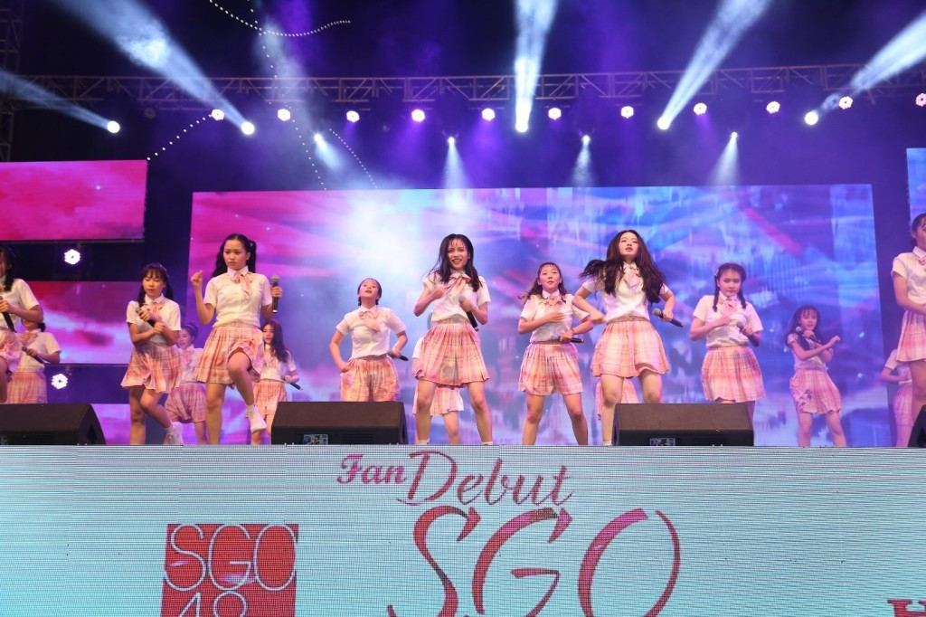 Vượt qua hơn gần 8000 thí sinh và 3 vòng thi tuyển, 28 thành viên của SGO48 gây ấn tượng bởi phong cách trình diễn đầy tự tin và tràn đầy năng lượng.