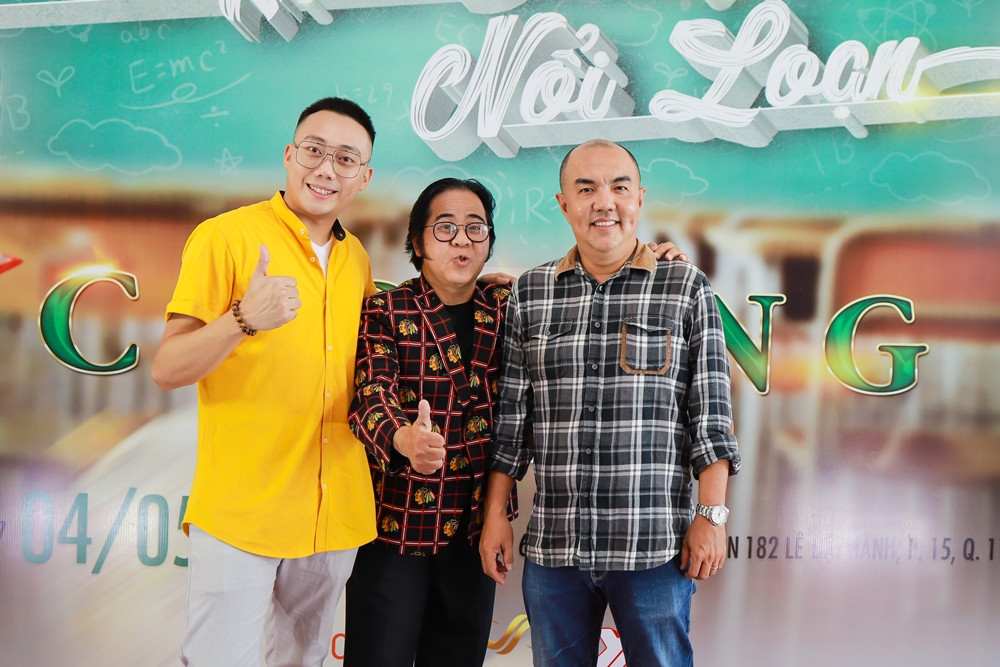 Gino Tống bên nghệ sĩ Bạch Long và diễn viên Quốc Thuận. Gino Tống bên nghệ sĩ Bạch Long và diễn viên Quốc Thuận.