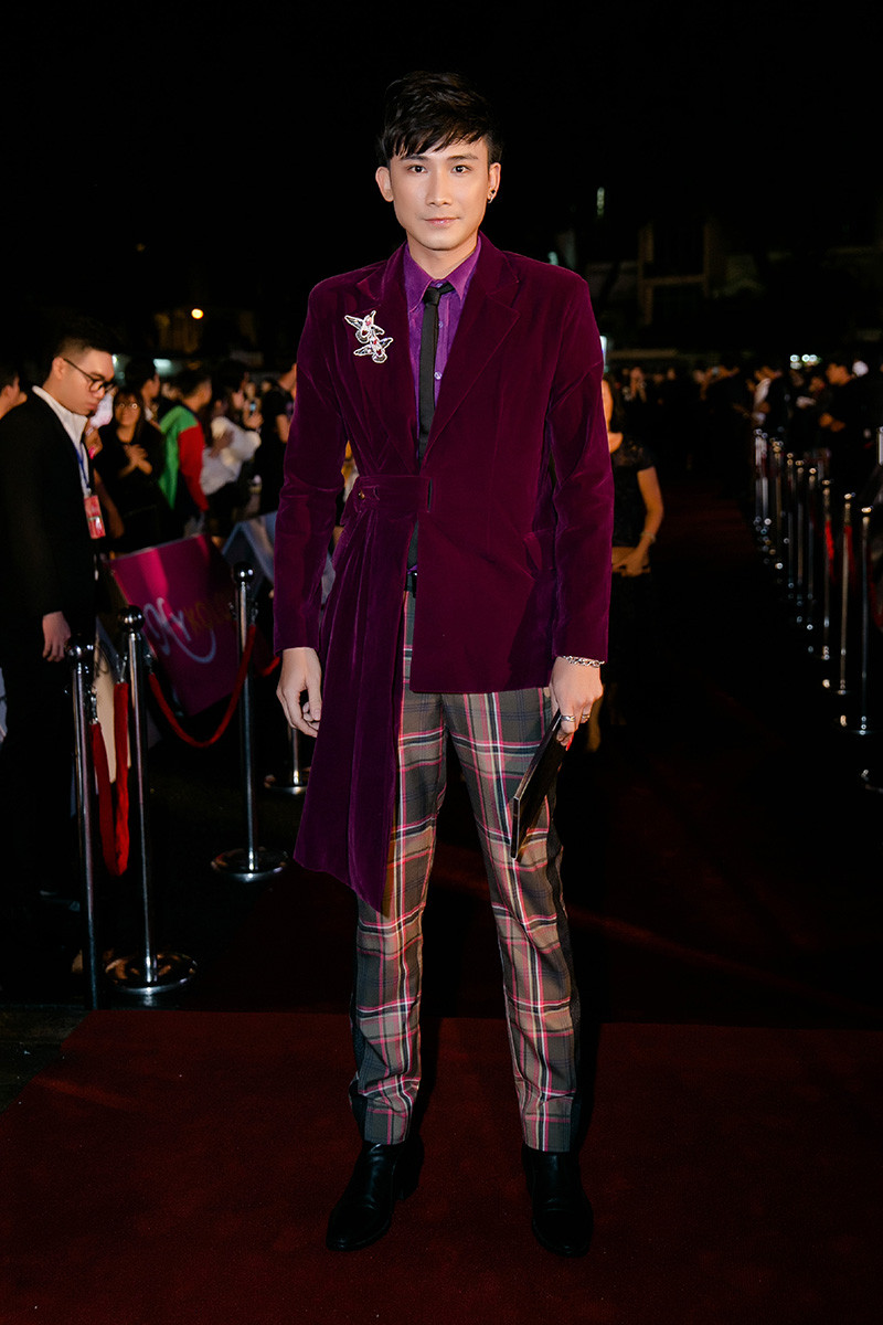 Thảm đỏ HHVN 2018: Dàn sao Việt xuất hiện lộng lẫy lấp lánh không thể rời mắt ảnh 14