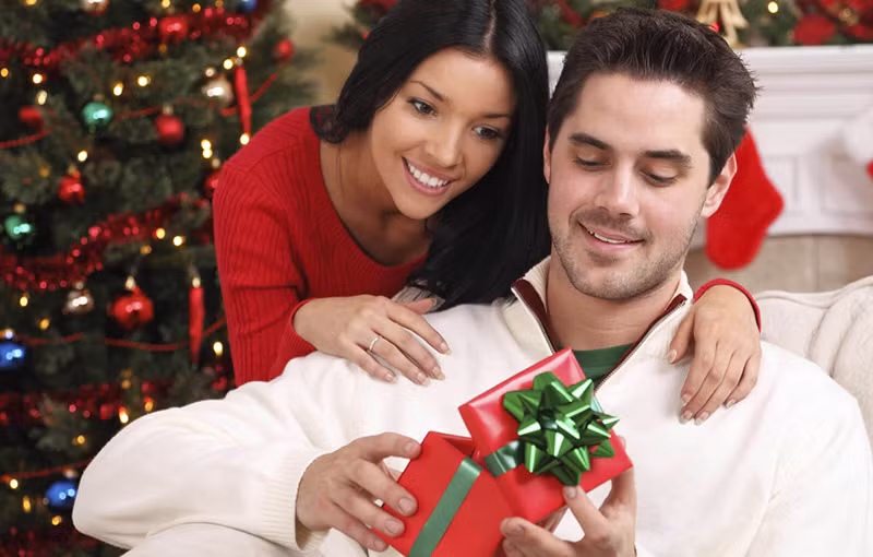 Tranh thủ mùa Giáng sinh, giải cứu mối quan hệ "gà bông" ra khỏi "hố đen" nhàm chán ảnh 4
