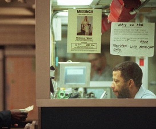 Hình ảnh cô con gái mất tích của Robert Gay được các nhân viên của Mitt Romney dán khắp nơi.